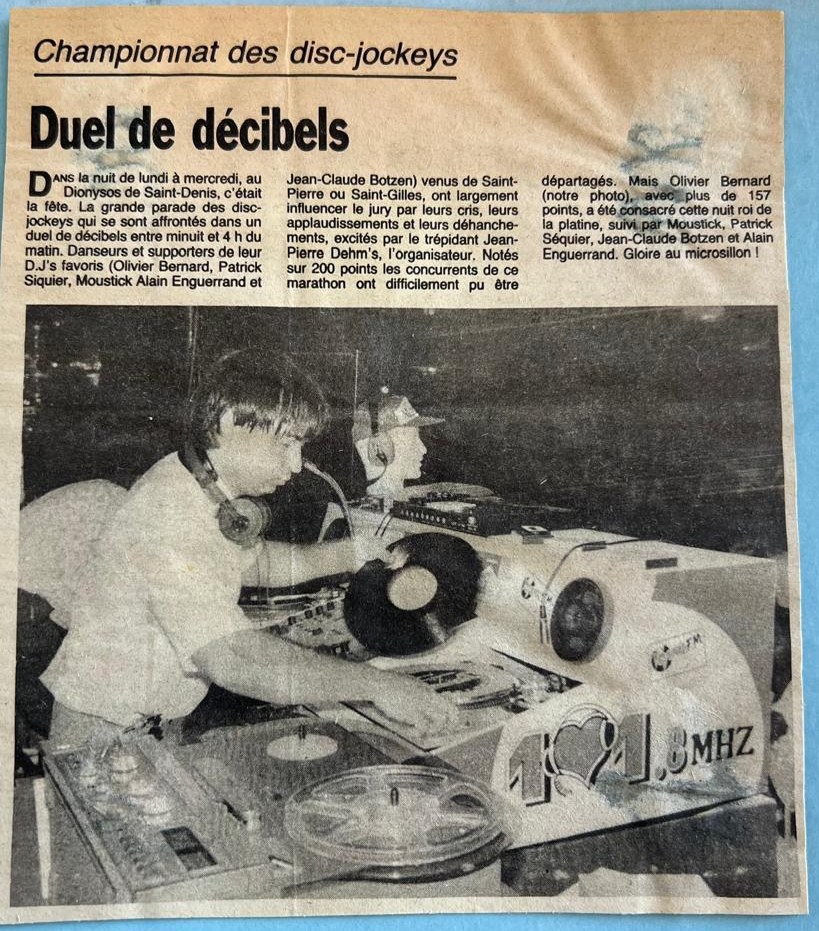 Coupure de presse : « Championnat des disc-jockeys — Duel de décibels ».